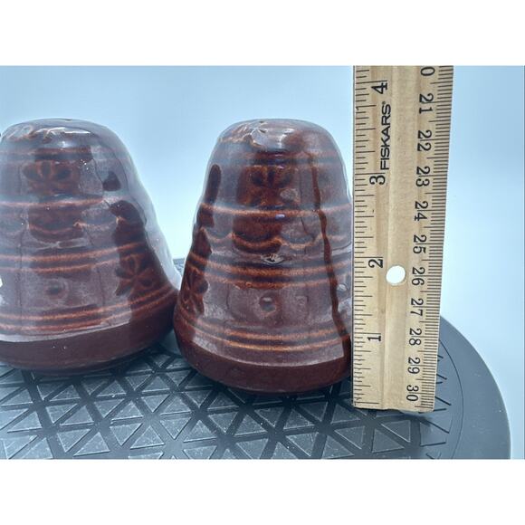 Marcrest Stoneware Brown Daisy Dot Salt & Pepper Shaker Set - Picture 4 of 7